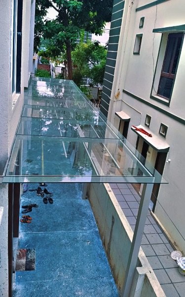 WINDOW GLASS